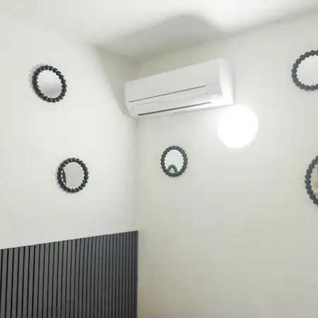 Monolocale Moderno Con Balcone - Parcheggio - Ac